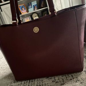 Anne Klein lion logo tote bag